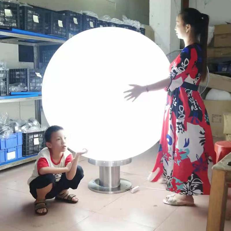 Chinese manufacturers customize large acrylic spherical lamps