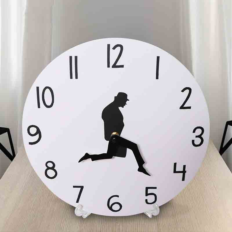 Customized acrylic wall clocks for merchants on the move