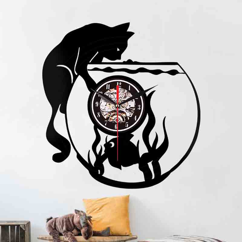 wall clock with cat and fish tank